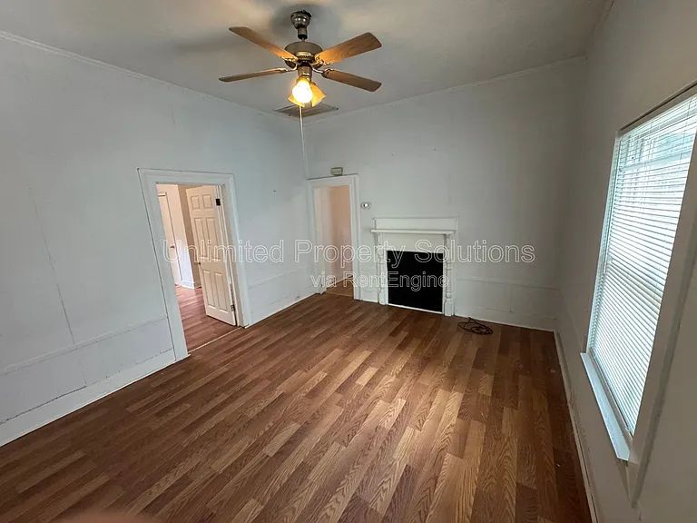 317 Queen St — Photo 5