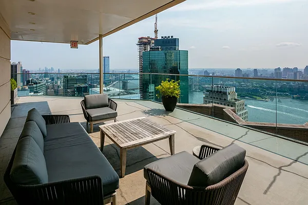Rented by Douglas Elliman | media 27