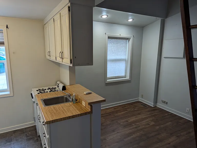 214 Sibley St #1 — Photo 2