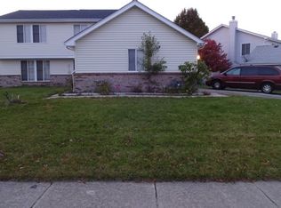 2812 Dorothy Dr, Aurora, IL 60504