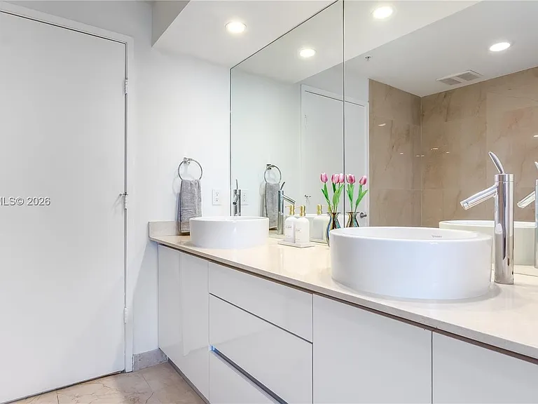16275 Collins Ave #1503 — Photo 16