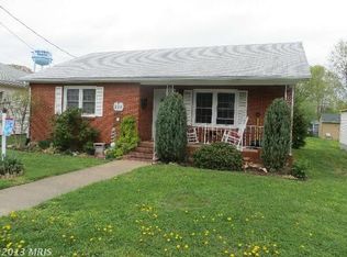 225 Hawthorn St, Colonial Beach, VA 22443