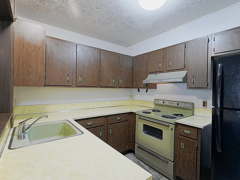 1126 F St — Photo 12