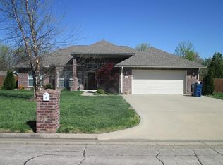 211 Gibson Ave, Coffeyville, KS 67337