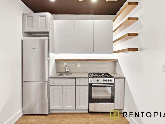 2nd image of 85 Montrose Ave #5R