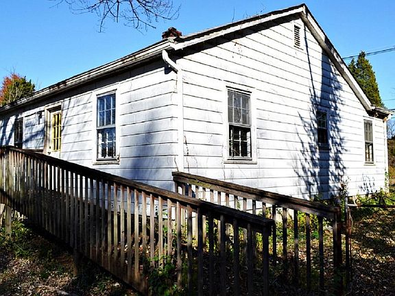 5710 Billtown Exterior 2