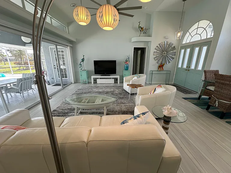 603 Rotonda Cir — Photo 32