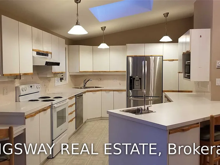 465 Maple Grove Dr — Photo 10