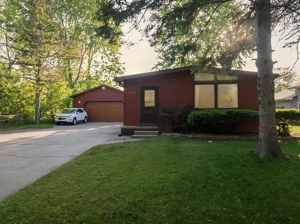 3323 Birchfield Dr, Midland, MI 48642
