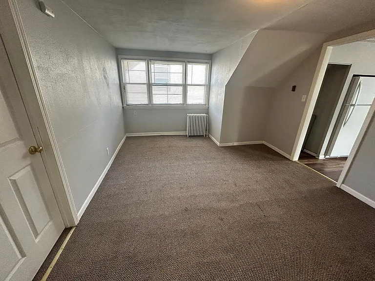 239 Park St W — Photo 5