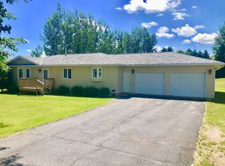119 Grandview Ave, Devils Lake, ND 58301