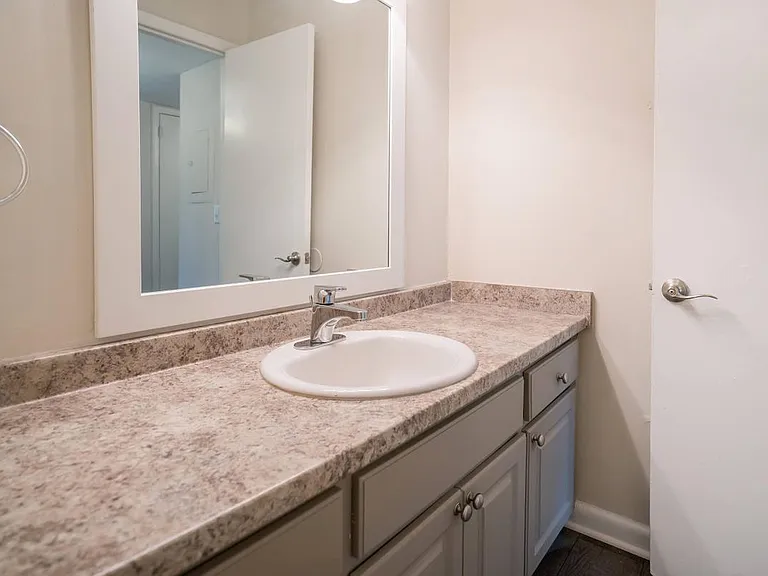 Chase Cove Apartments — Photo 141