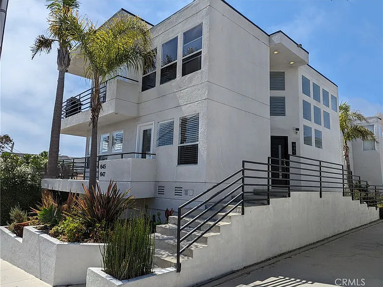 645 1st Pl — Photo 2