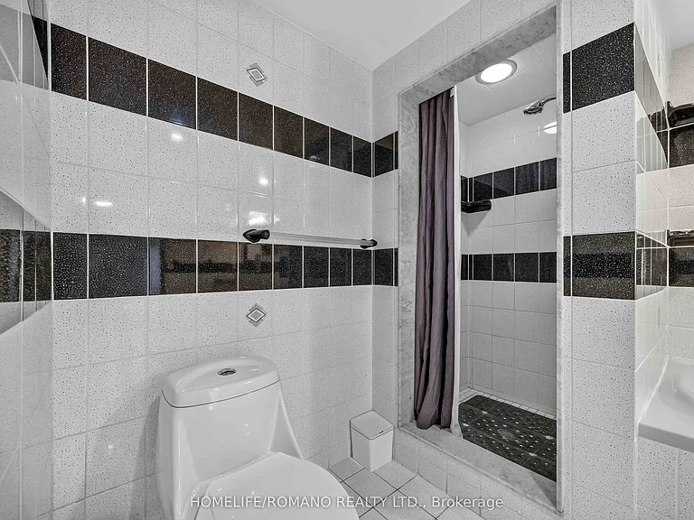 61 Gas Light Cres #BASEMENT — Photo 26