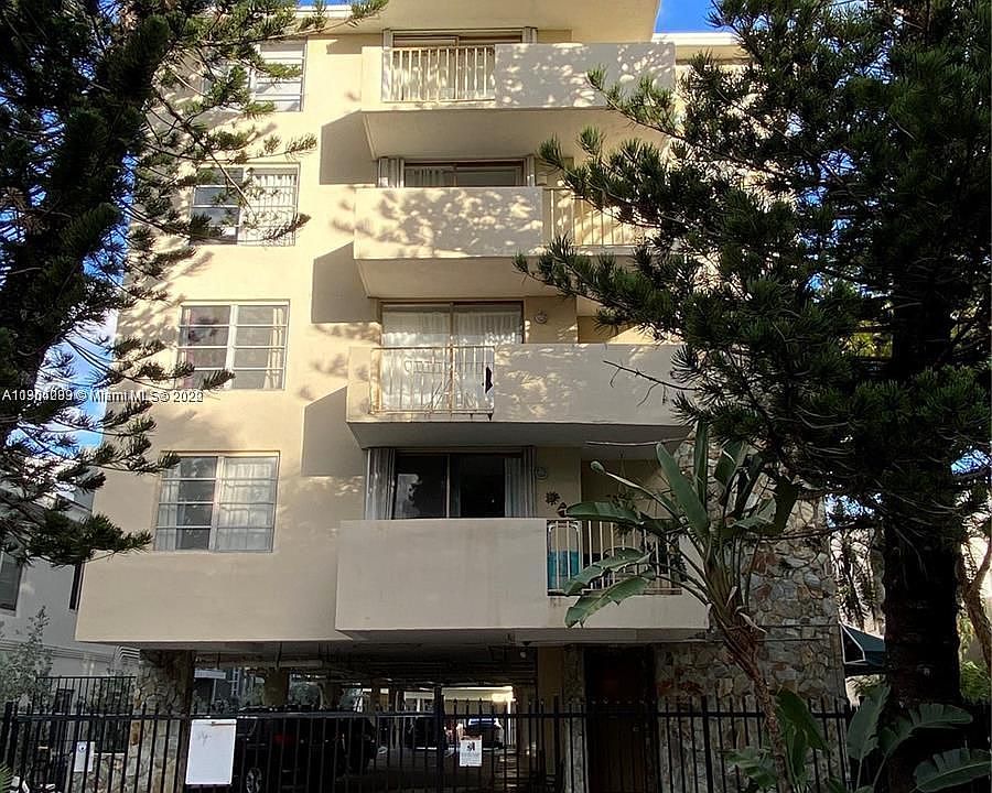 1st image of 631 Jefferson Ave APT 203