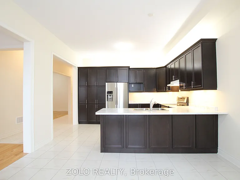 64 Cayton Cres — Photo 43