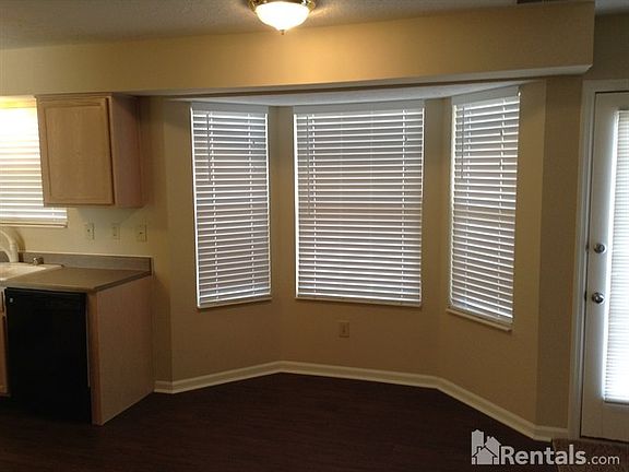 4th image of 80 Waterstone Dr