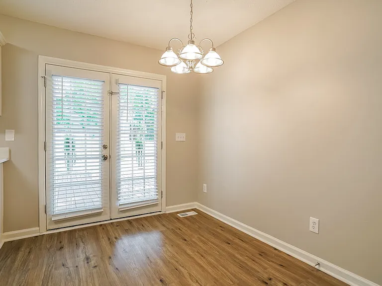 2100 Havering Pl — Photo 6