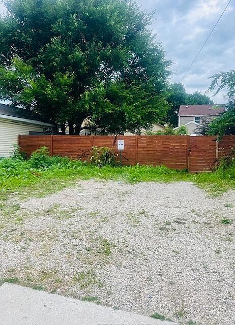 2nd image of 639A W BRUCE STREET