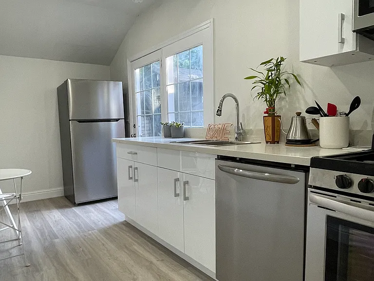 476 Arleta Ave #B — Photo 16