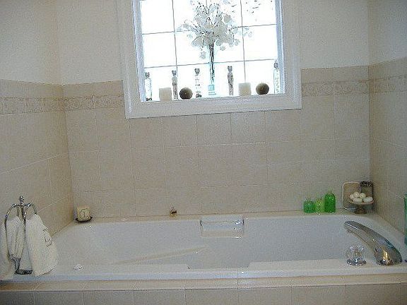 Master Bath Jetted Tub