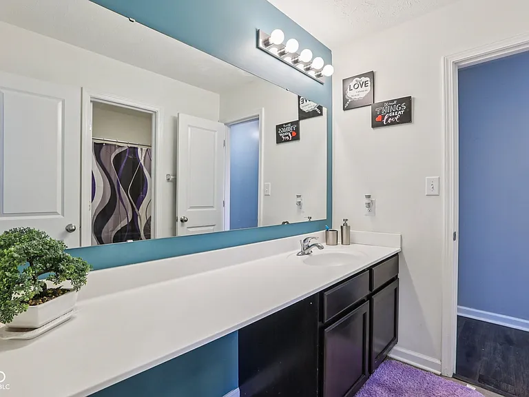 6673 Laurelwood Dr — Photo 38