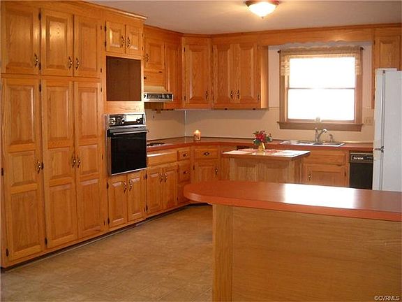 3rd image of 7614 Lakeshore Dr