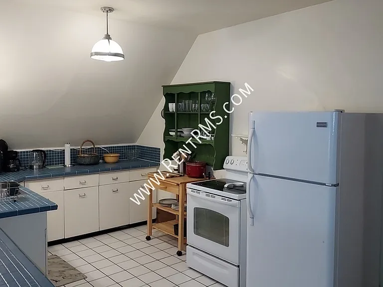 901 SW Buchanan St #4 — Photo 5