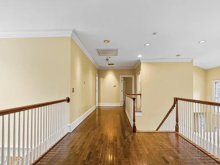 430 W Wesley Rd NW — Photo 47