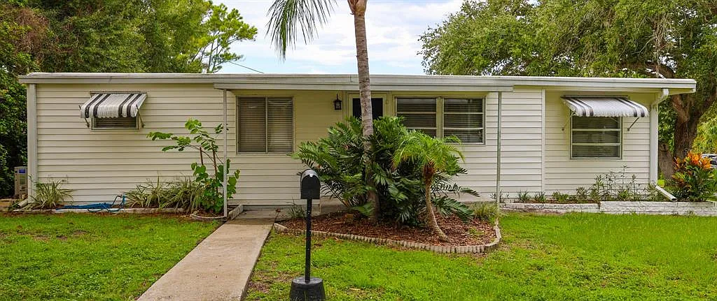2 bed, 2.0 bath, 1350 sqft, $2,000 — Photo 1