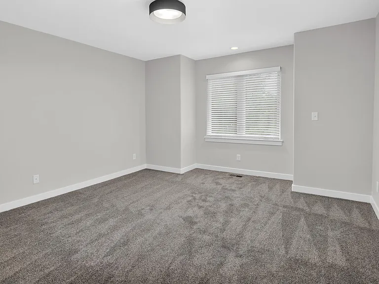 556 Moose Ct — Photo 8
