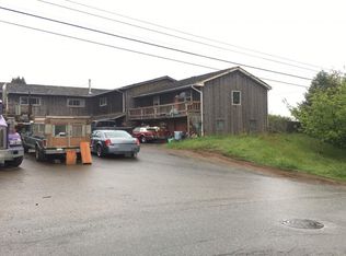 830 3rd St SE, Bandon, OR 97411