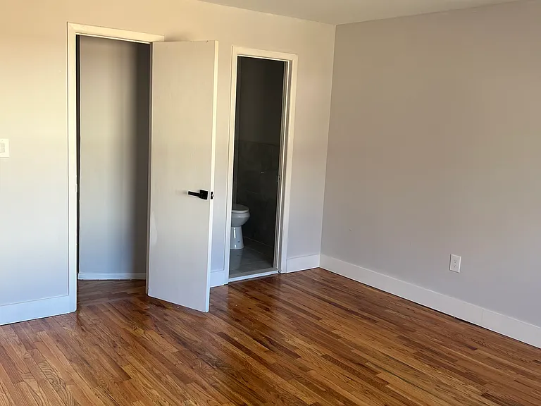 River Edge Apartments — Photo 113