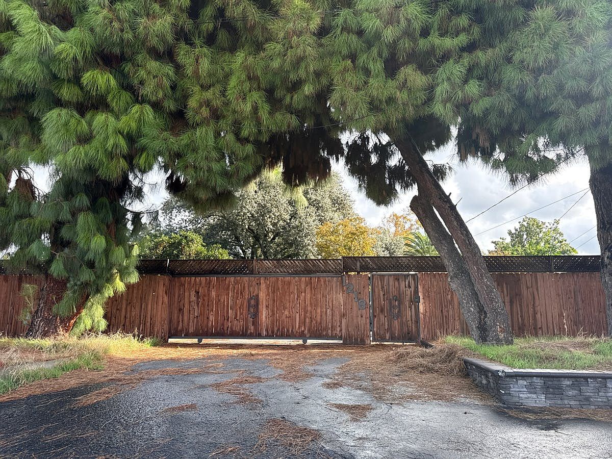 1218 Mitchell Rd