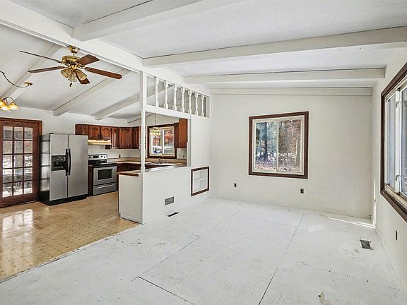 4th image of 23589 Gates Rd