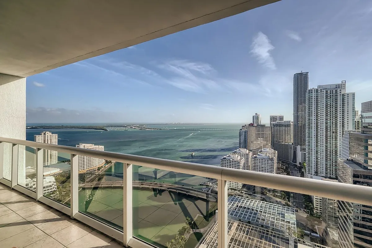 Building Photo - 495 Brickell Ave #4007