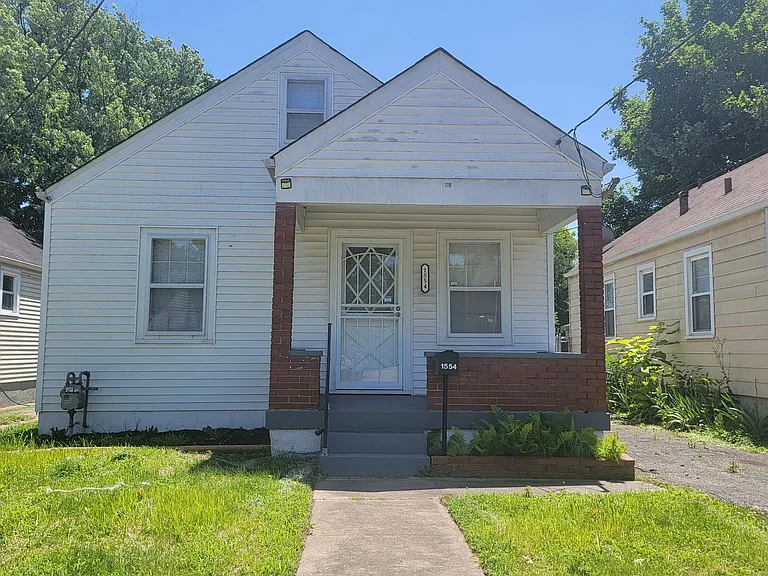 1554 Clara Ave — Photo 1