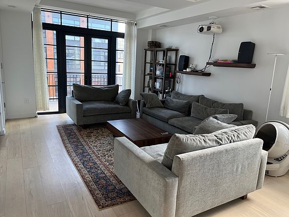 3rd image of 537 Lorimer St #301