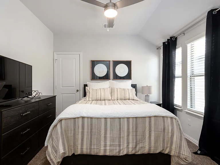 6704 Farsight Dr — Photo 25