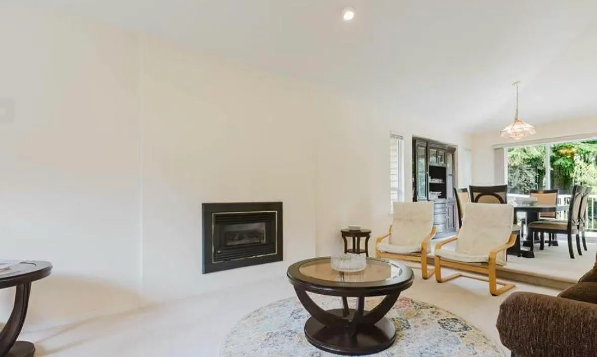 5 bed, 2200 sqft, $4,000 — Photo 3