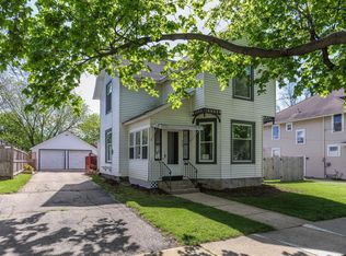 313 S 4th St, Delavan, WI 53115