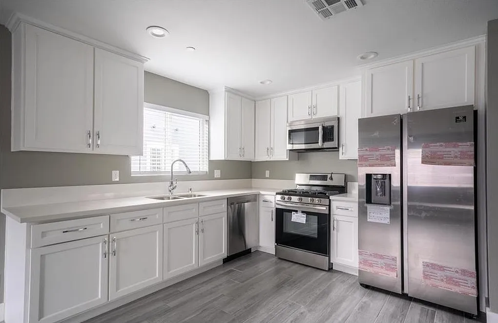 4 bed, 1600 sqft, $4,150 — Photo 4