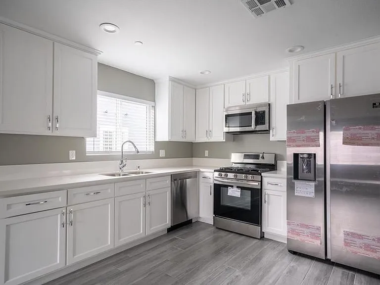 2408 S Redondo Blvd #2408 — Photo 4