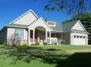 8488 N Lakeshore, Harbor Beach, MI 48441