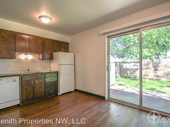 5th image of 2456 Rossiter Ln