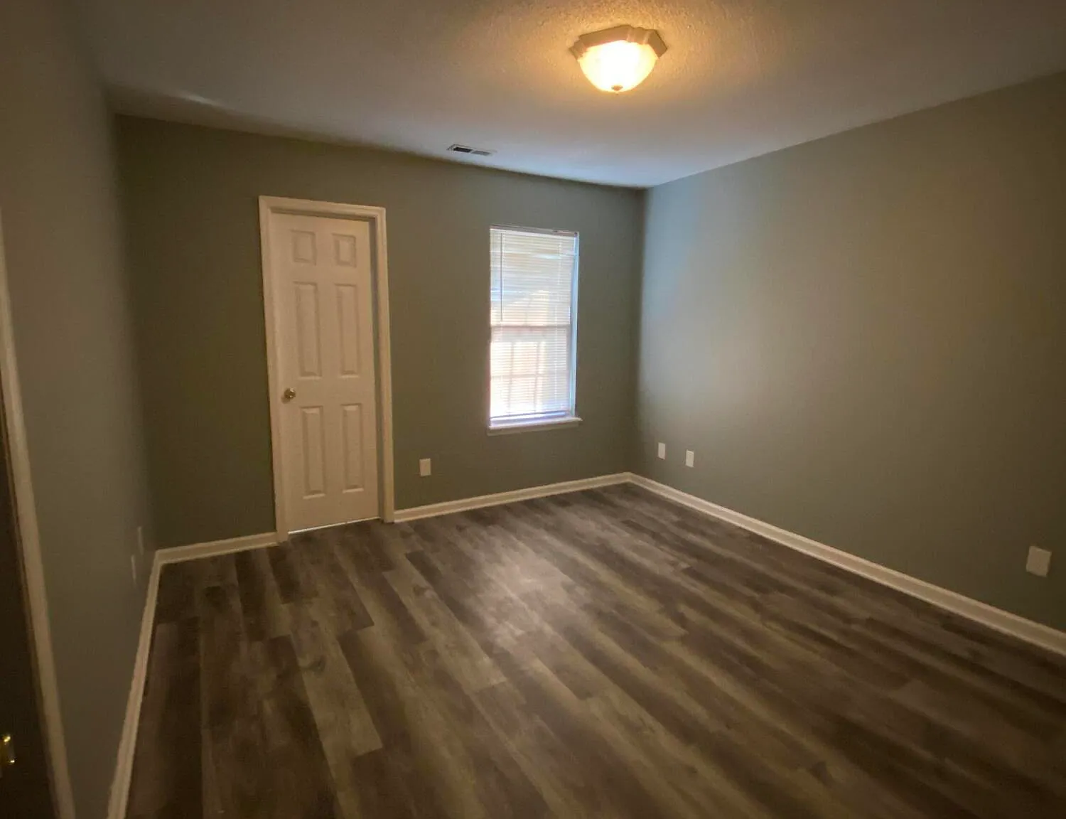 2 bed, 2.0 bath, 913 sqft, $1,075 — Photo 4