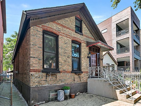 2nd image of 1534 N Campbell Ave