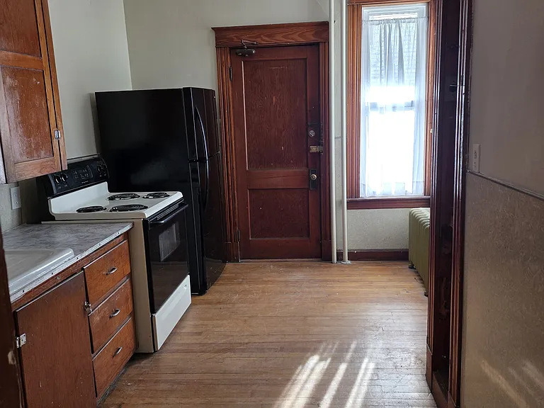 179 College St #3 — Photo 28