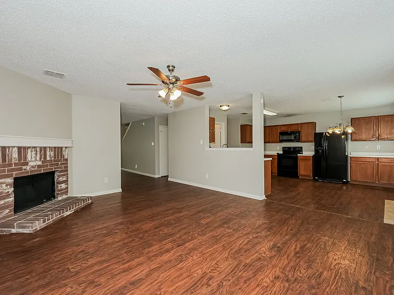 2036 Navada Way — Photo 4