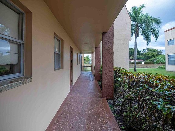 4th image of 9041 Sunrise Lakes Boulevard #111
